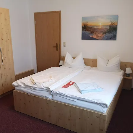 Uschi's 3* Neuendorf (Rostock)