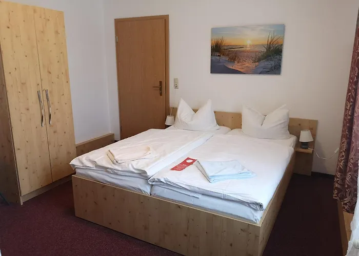 Uschi's 3* Neuendorf (Rostock)